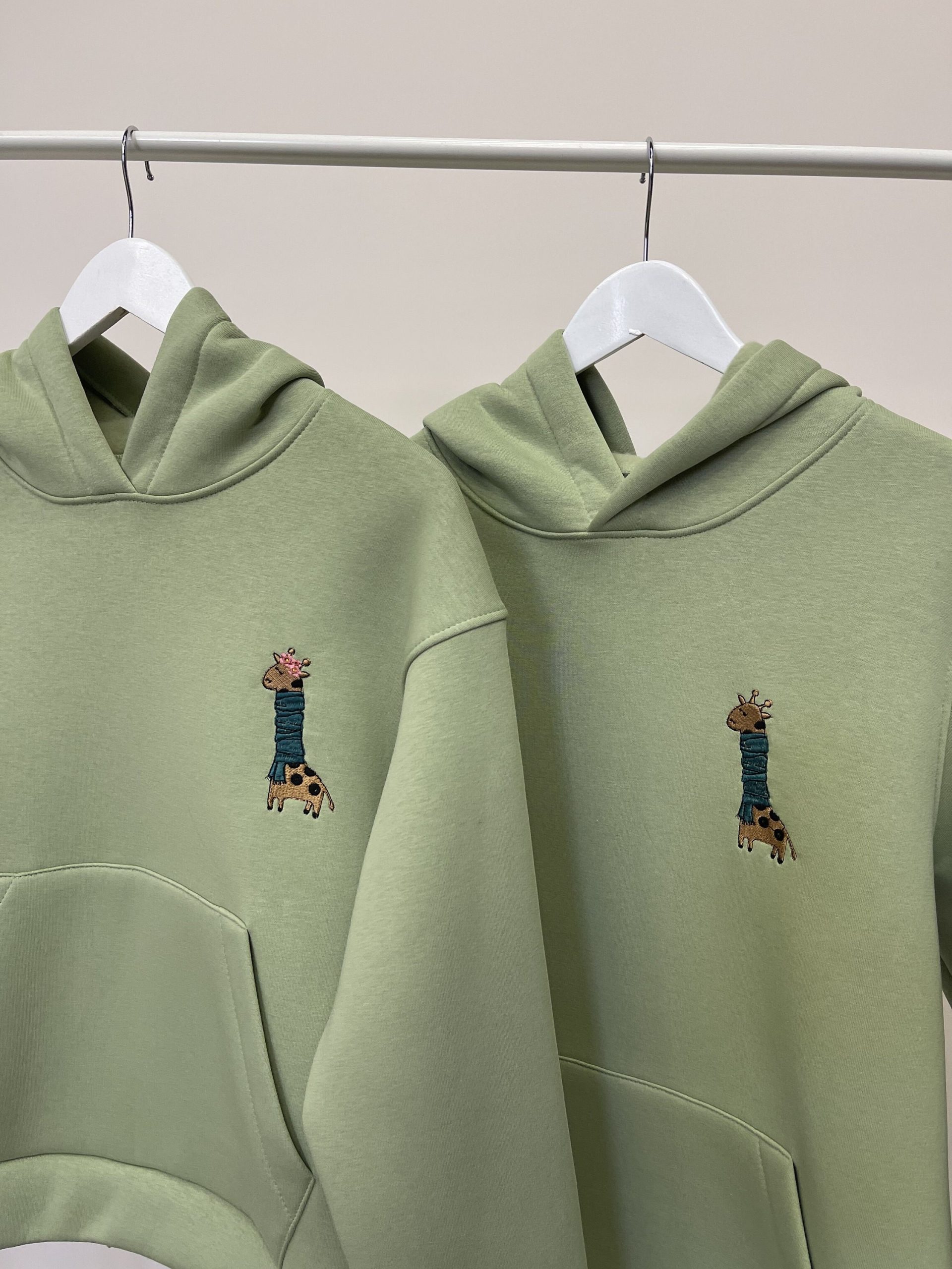 embroidered-couple-giraffe-hoodies-cartoon-animal-crewneck-matching-sweatshirts_1668068643-scaled-1.jpg