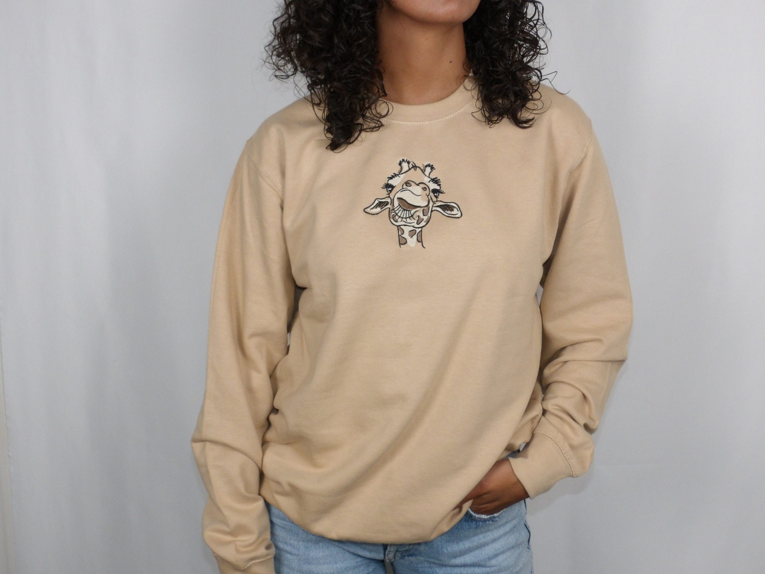 Trendy Embroidered Giraffe Crewneck - Cute Vintage Sweatshirt